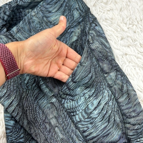 Lululemon Fast and Free High Rise Crop 23" Dimensional Icing Blue Multi - Picture 4 of 6